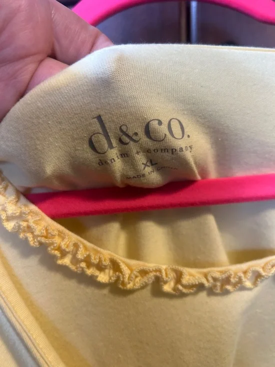 d&co Cream Ruffle-Trim Short Sleeve Tunic - Picture 3 of 4